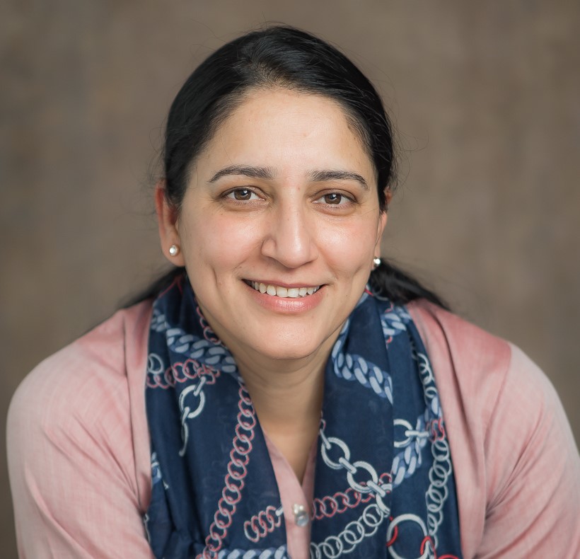 A headshot of Fatima Yaqoot